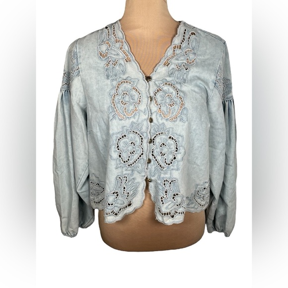 SOLD Aaron & Amber Demin Embroidery Volume Sleeve Top NWT Small - Picture 3 of 11